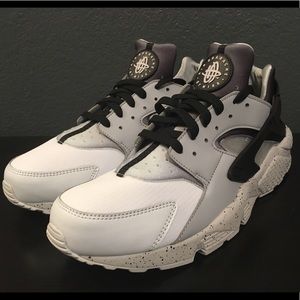 RARE Nike Air Huarache Premium 704830-011